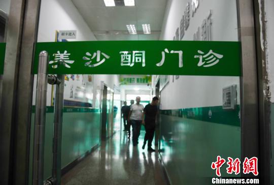有數(shù)據(jù)顯示，十年來，山西省司法行政戒毒系統(tǒng)累計(jì)收治戒毒人員總數(shù)6萬余人。截至目前，在冊(cè)強(qiáng)制隔離戒毒人員、自愿戒毒人員、戒毒康復(fù)人員、美沙酮維持治療人員共1.2萬余人。　王建軍 攝