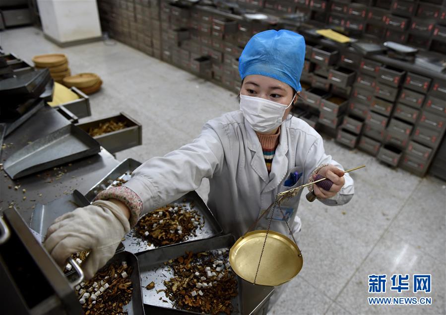 （聚焦疫情防控·圖文互動）（14）分秒必爭！一切為了治病救人——中國抗疫生命至上的生動實踐