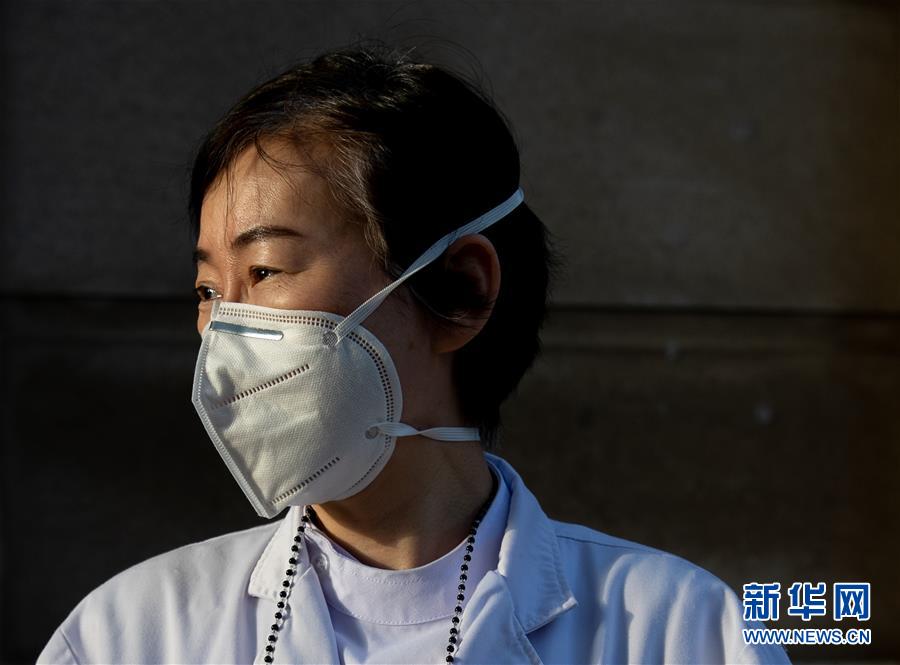 （聚焦疫情防控·圖文互動）（15）分秒必爭！一切為了治病救人——中國抗疫生命至上的生動實踐