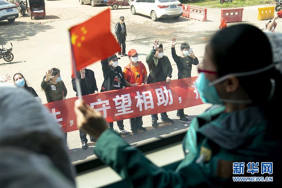 （聚焦疫情防控·圖文互動）（1）分秒必爭！一切為了治病救人——中國抗疫生命至上的生動實踐