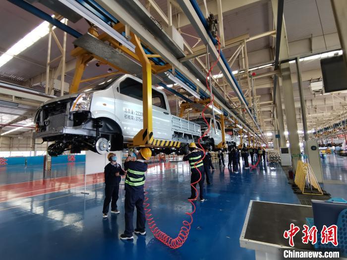 4月初，成功汽車(chē)全面復(fù)工復(fù)產(chǎn)。尤其是隨著疫情得到控制，該公司的生產(chǎn)力度也不斷加大?！「唢w 攝