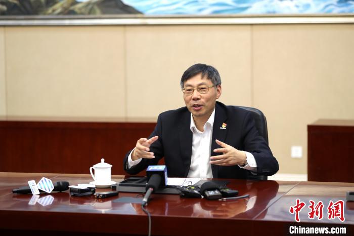 近日，全國人大代表、浪潮集團(tuán)董事長兼CEO孫丕恕接受媒體采訪。浪潮集圖供圖