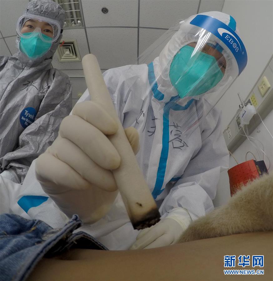 （新華全媒頭條·圖文互動(dòng)）（9）“始終把人民群眾生命安全和身體健康放在第一位”——中國抗疫彰顯“生命至上、人民至上”理念