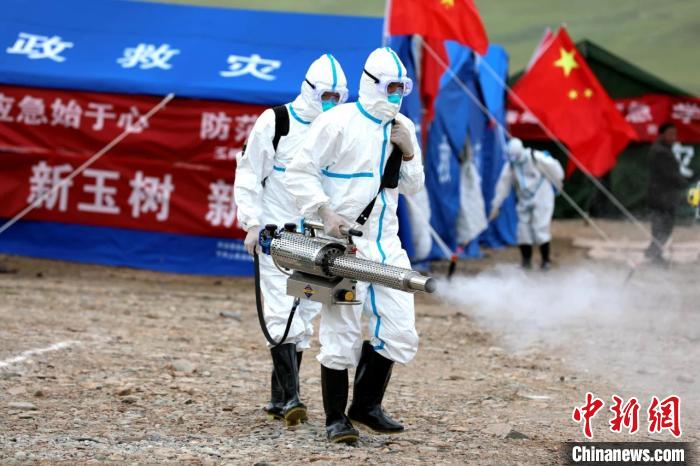 圖為進(jìn)行現(xiàn)場(chǎng)消毒。青海省應(yīng)急廳
