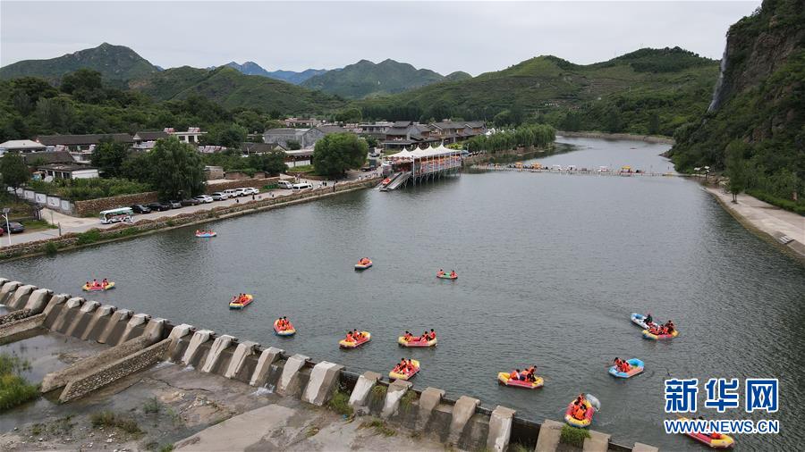 （新華全媒頭條·走向我們的小康生活·圖文互動）（3）長城腳下，小康村串成“珍珠鏈”