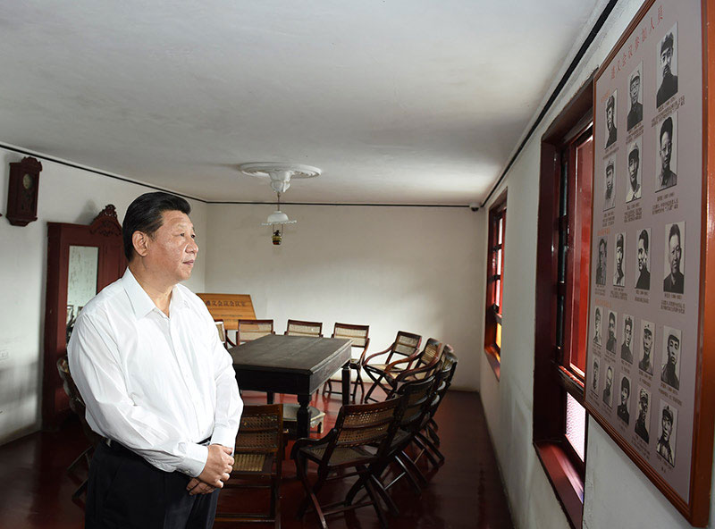 2015年6月16日，習(xí)近平在遵義會(huì)議會(huì)址參觀。