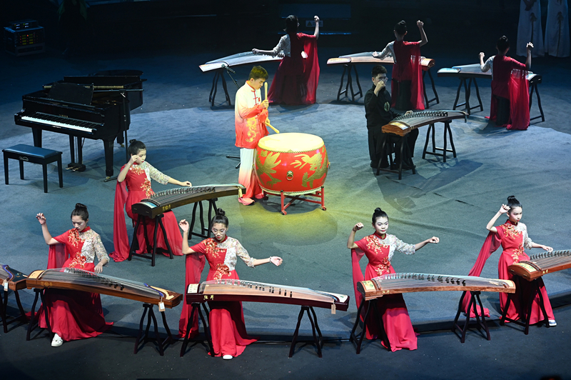2024年1月21日，廣州，“第二屆粵港澳大灣區(qū)青少年音樂(lè)周”頒獎(jiǎng)典禮在融創(chuàng)廣州大劇院舉行。